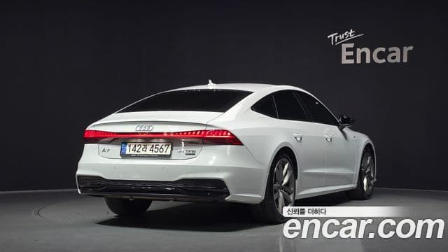 Audi A7 2023 — Фото 2/20
