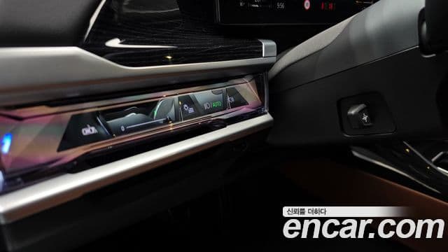 BMW 7 Series 2025 — Фото 19/20
