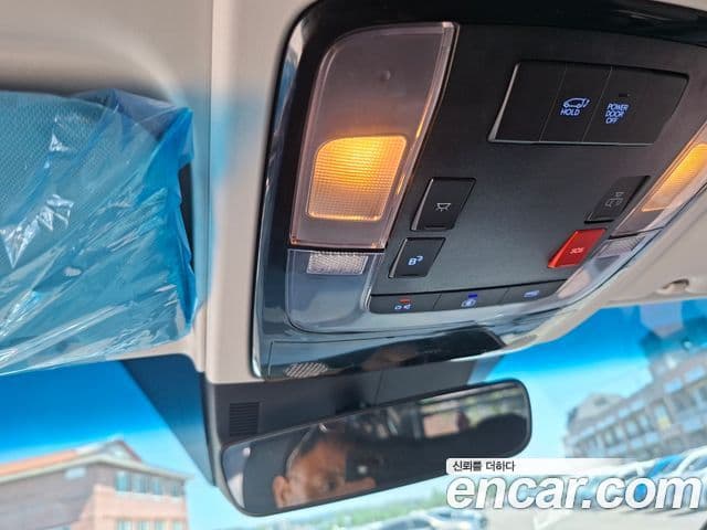 Hyundai Staria 2024 — Фото 8/11