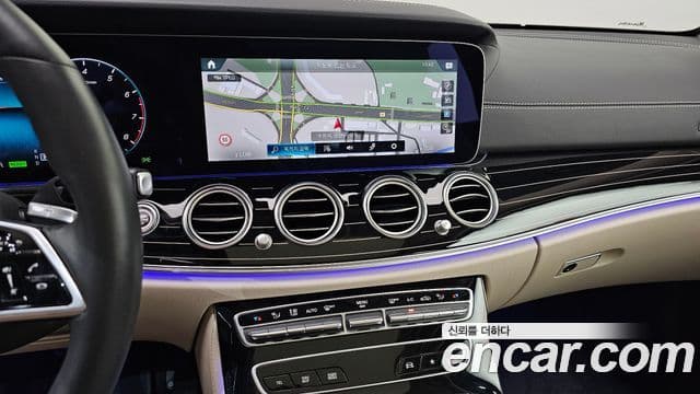Mercedes-Benz E-Class 2022 — Фото 14/20