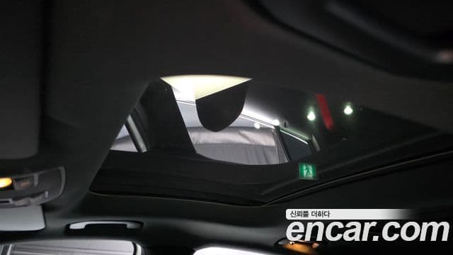 Mercedes-Benz GLA-Class 2018 — Şəkil 19/20