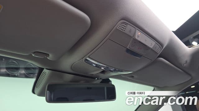 Mercedes-Benz E-Class 2018 — Şəkil 19/20