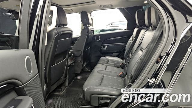 Land Rover Discovery 5 2020 — Photo 20/36