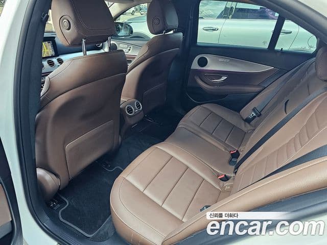 Mercedes-Benz E-Class 2019 — Şəkil 11/20