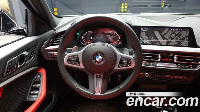 BMW 1 Series 2022 — Фото 13/20