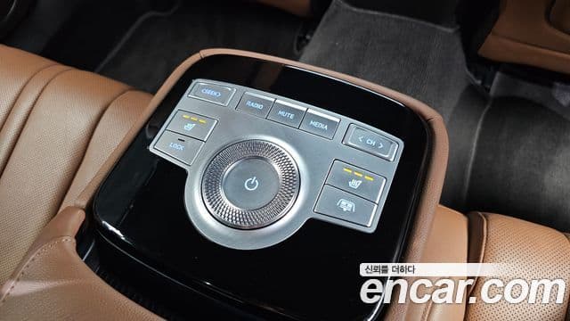 Genesis Electrified G80 2021 — ფოტო 19/20