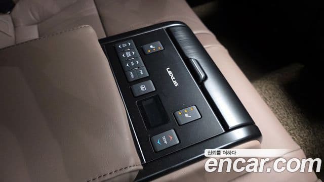 Lexus ES300h 2025 — ფოტო 19/20