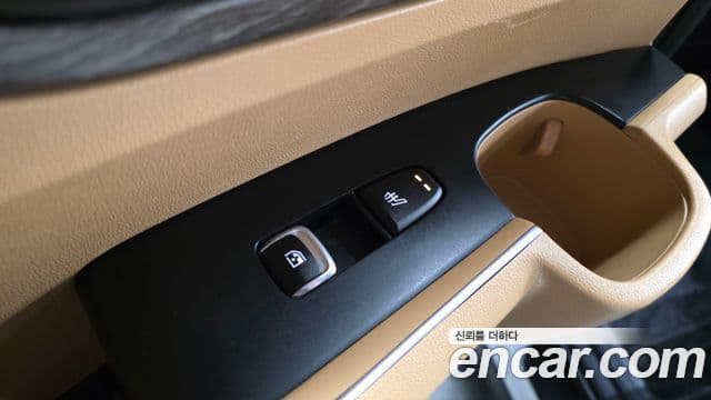 Kia Sorento 2022 — ფოტო 19/20