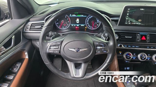 Genesis G70 2018 — ფოტო 13/20