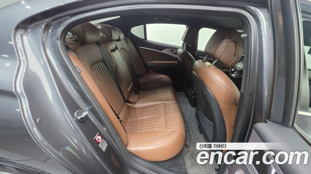 Genesis G70 2018 — ფოტო 18/20