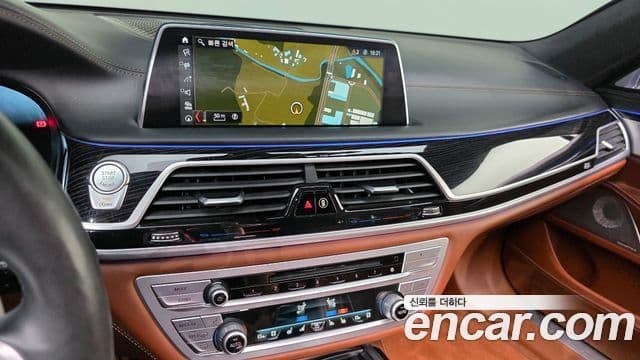 BMW 7 Series 2018 — Photo 28/36