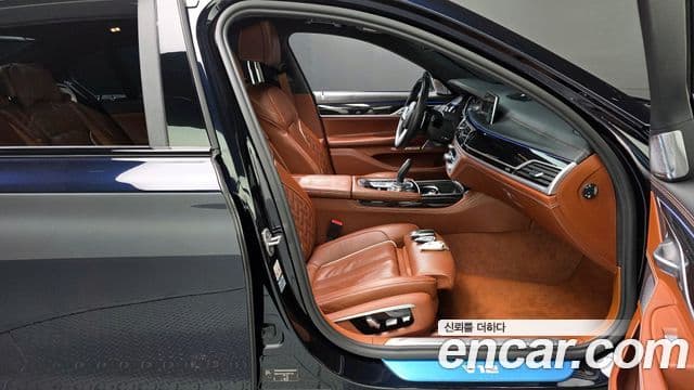 BMW 7 Series 2018 — Photo 36/36
