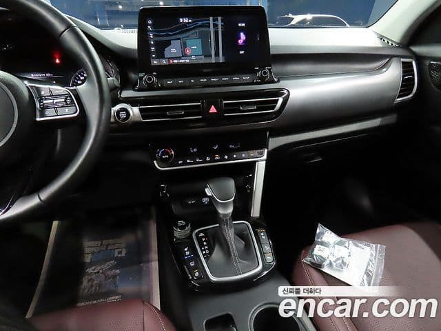 Kia Seltos 2022 — ფოტო 8/20