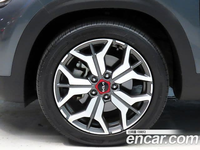 Kia Seltos 2022 — ფოტო 20/20