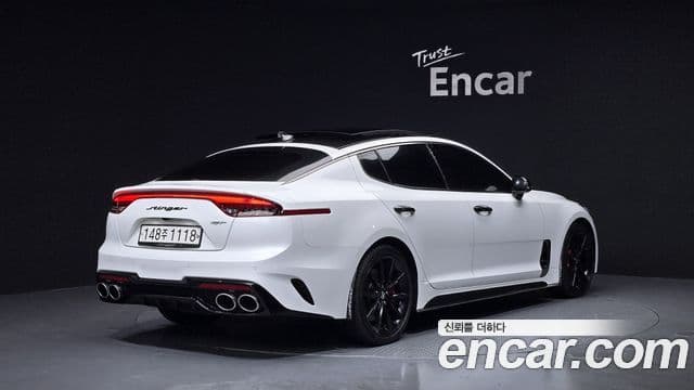 Kia Stinger 2018 — ფოტო 2/20
