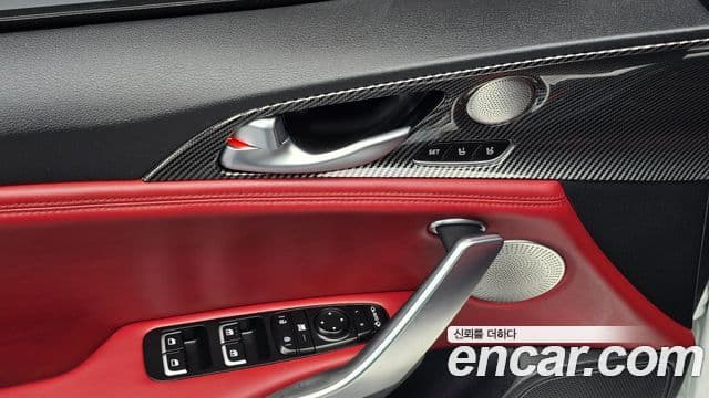 Kia Stinger 2018 — ფოტო 19/20