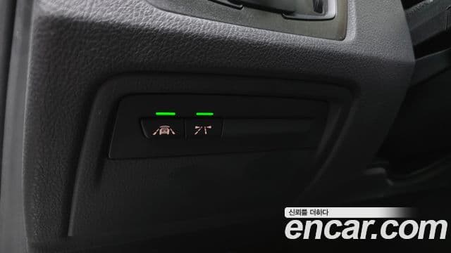 BMW 3 Series 2018 — ფოტო 16/20