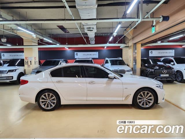 BMW 5 Series 2018 — Şəkil 2/20