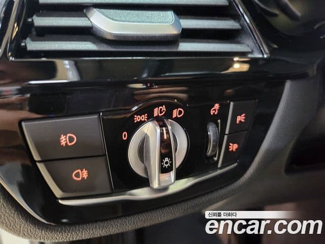 BMW 5 Series 2018 — Şəkil 11/20