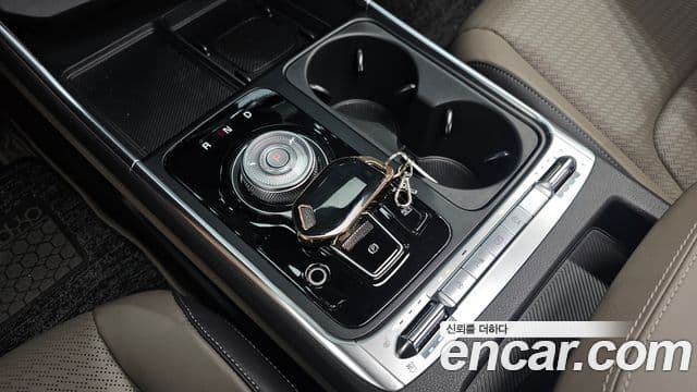 Kia Carnival 2025 — фото 9 из 20