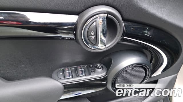 Mini Cooper 2021 — ფოტო 11/30