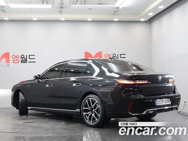 BMW 7 Series 2022 — фото 5 из 20