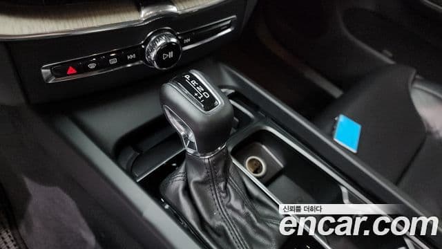Volvo XC60 2018 — фото 9 из 20