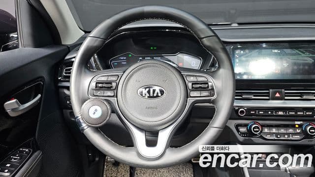 Kia Niro 2019 — Фото 13/20