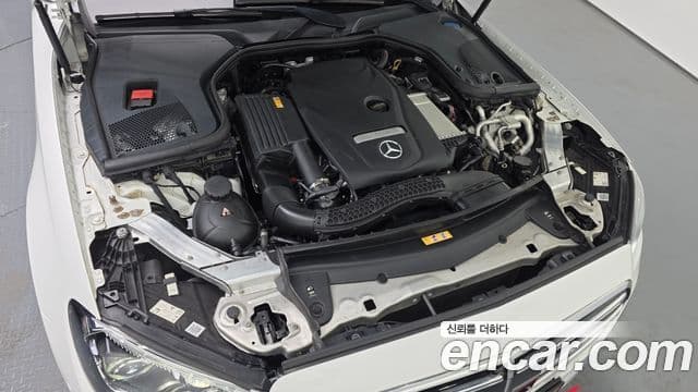 Mercedes-Benz E-Class 2022 — Фото 6/20