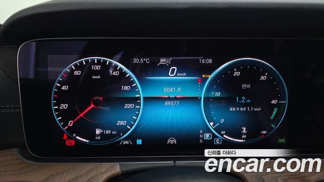 Mercedes-Benz E-Class 2022 — Фото 8/20