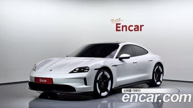 Porsche Taycan 2024 — ფოტო 2/20