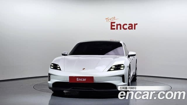 Porsche Taycan 2024 — ფოტო 4/20