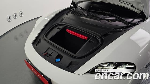 Porsche Taycan 2024 — ფოტო 13/20