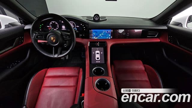 Porsche Taycan 2024 — ფოტო 11/20