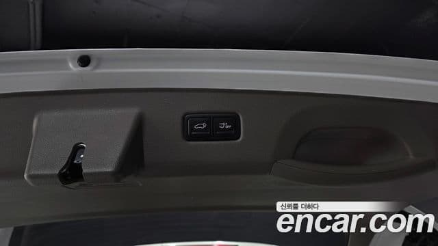 Kia Carnival 2023 — Фото 16/20