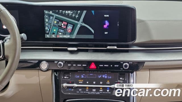 Kia Carnival 2021 — фото 14 из 20
