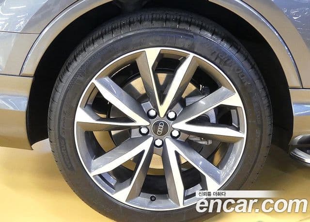 Audi Q7 2023 — Şəkil 4/20