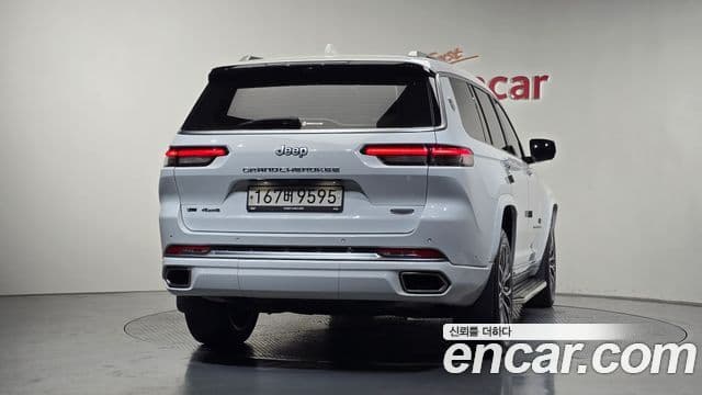Jeep Grand Cherokee 2022 — Фото 4/20