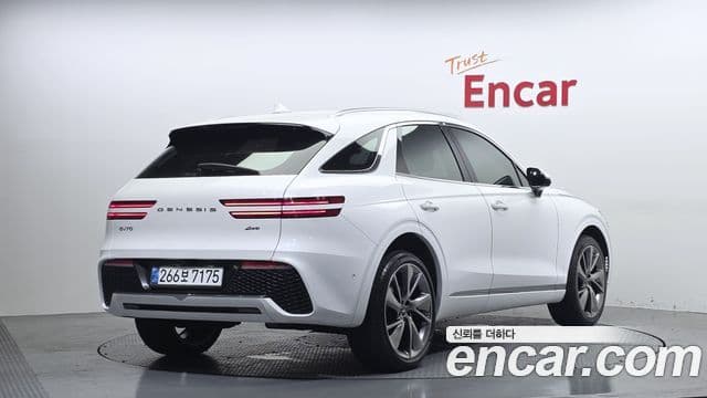 Genesis GV70 2021 — Şəkil 2/20