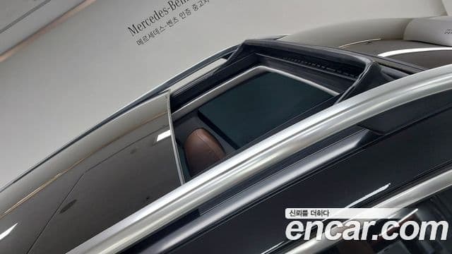 Mercedes-Benz GLE-Class 2024 — Photo 12/20