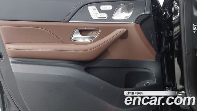 Mercedes-Benz GLE-Class 2024 — Photo 6/20