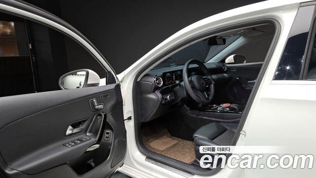Mercedes-Benz A-Class 2020 — ფოტო 10/20