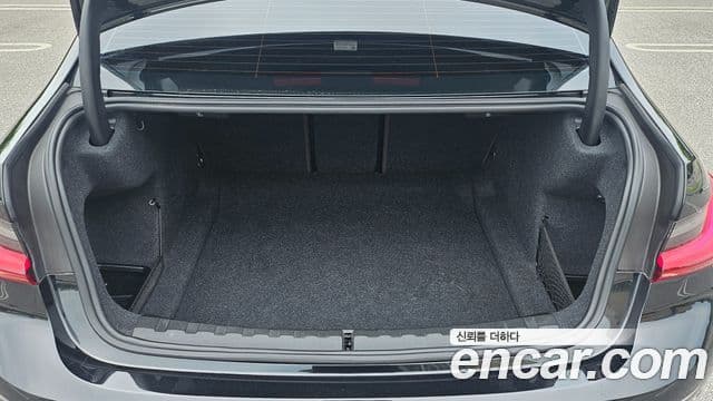 BMW 3 Series 2021 — ფოტო 15/20
