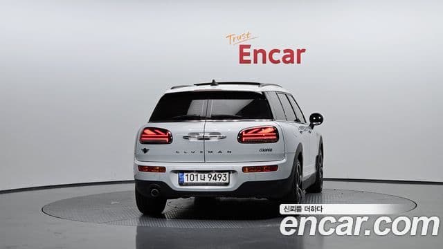 Mini Cooper Clubman 2021 — Şəkil 20/35