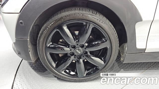 Mini Cooper Clubman 2021 — Şəkil 22/35