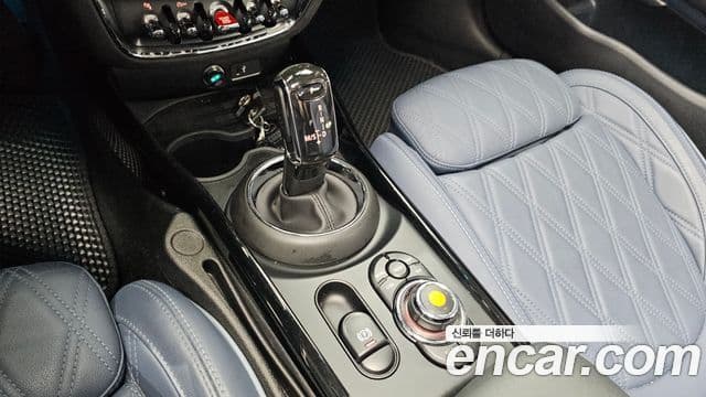 Mini Cooper Clubman 2021 — Şəkil 34/35