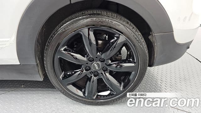 Mini Cooper Clubman 2021 — Şəkil 24/35