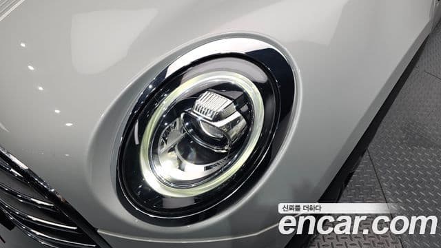 Mini Cooper Clubman 2021 — Şəkil 23/35