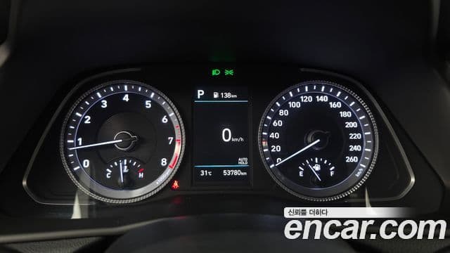 Hyundai Sonata 2021 — ფოტო 8/20