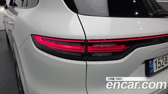 Porsche Cayenne 2022 — Şəkil 13/32